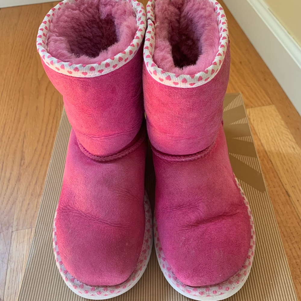 UGG Australia Pink Heart Boots kids size1